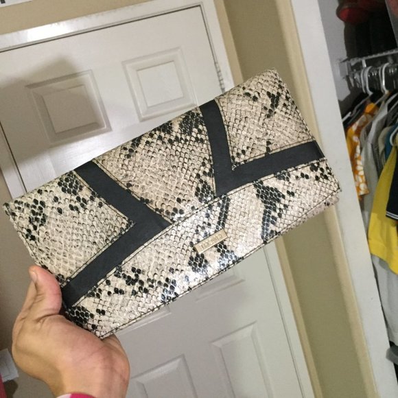 Snake Style Bag - Picture 2 of 11